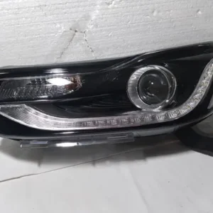 Farol Esquerdo Tracker 2017